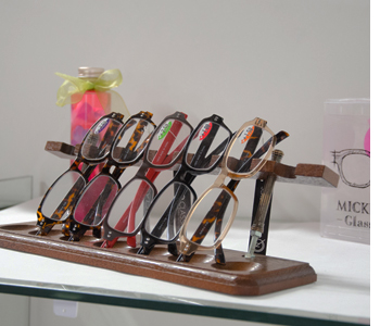 ���ʤȥ����ӥ�